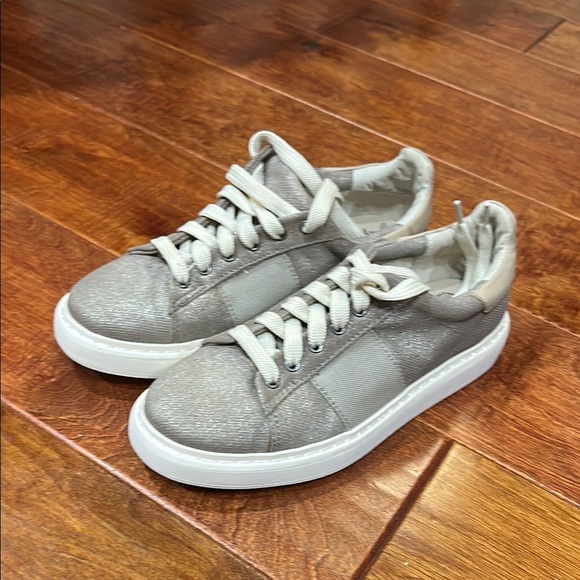 OTBT‎ Stylish Gray Women's Sneakers - Picture 1 of 3